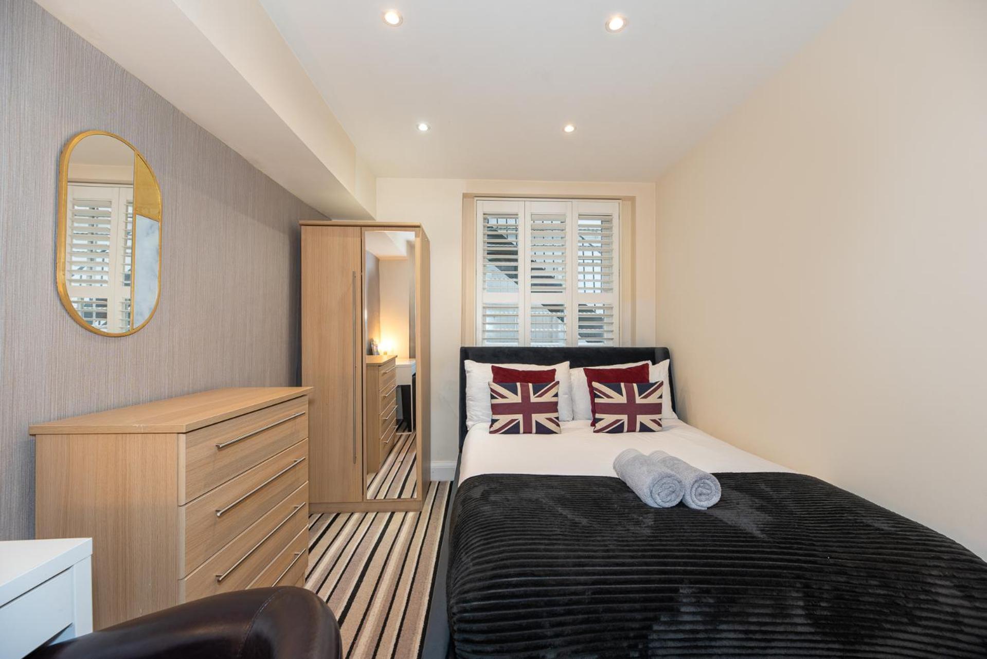 3 Bedroom Apartment With Private Terrace In Pimlico, Westminster, Victoria London Eksteriør billede