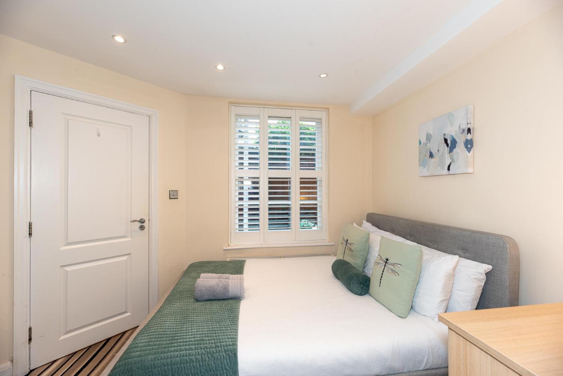 3 Bedroom Apartment With Private Terrace In Pimlico, Westminster, Victoria London Eksteriør billede