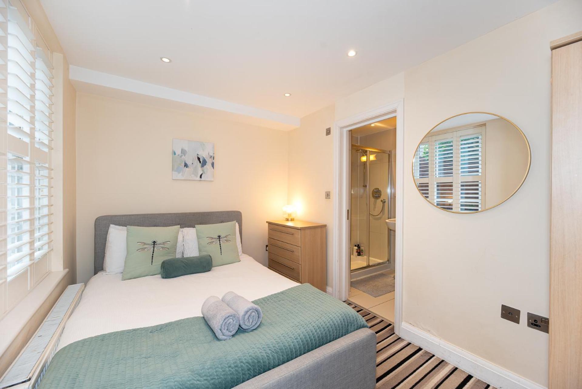 3 Bedroom Apartment With Private Terrace In Pimlico, Westminster, Victoria London Eksteriør billede
