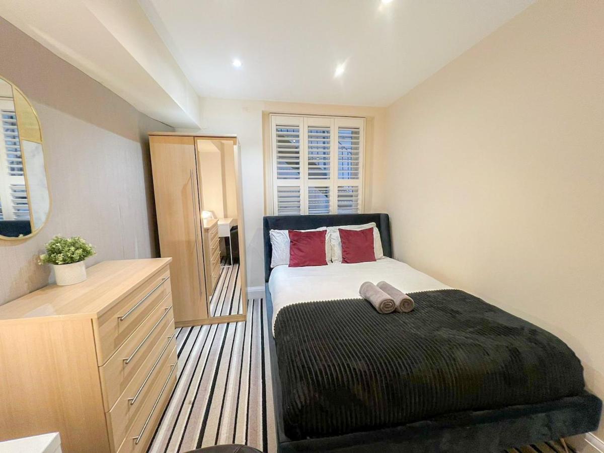 3 Bedroom Apartment With Private Terrace In Pimlico, Westminster, Victoria London Eksteriør billede