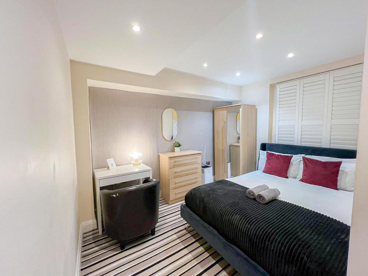 3 Bedroom Apartment With Private Terrace In Pimlico, Westminster, Victoria London Eksteriør billede