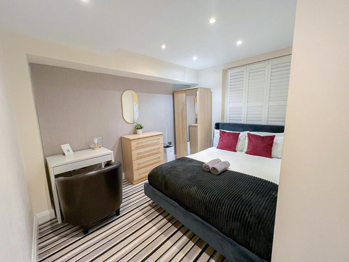 3 Bedroom Apartment With Private Terrace In Pimlico, Westminster, Victoria London Eksteriør billede