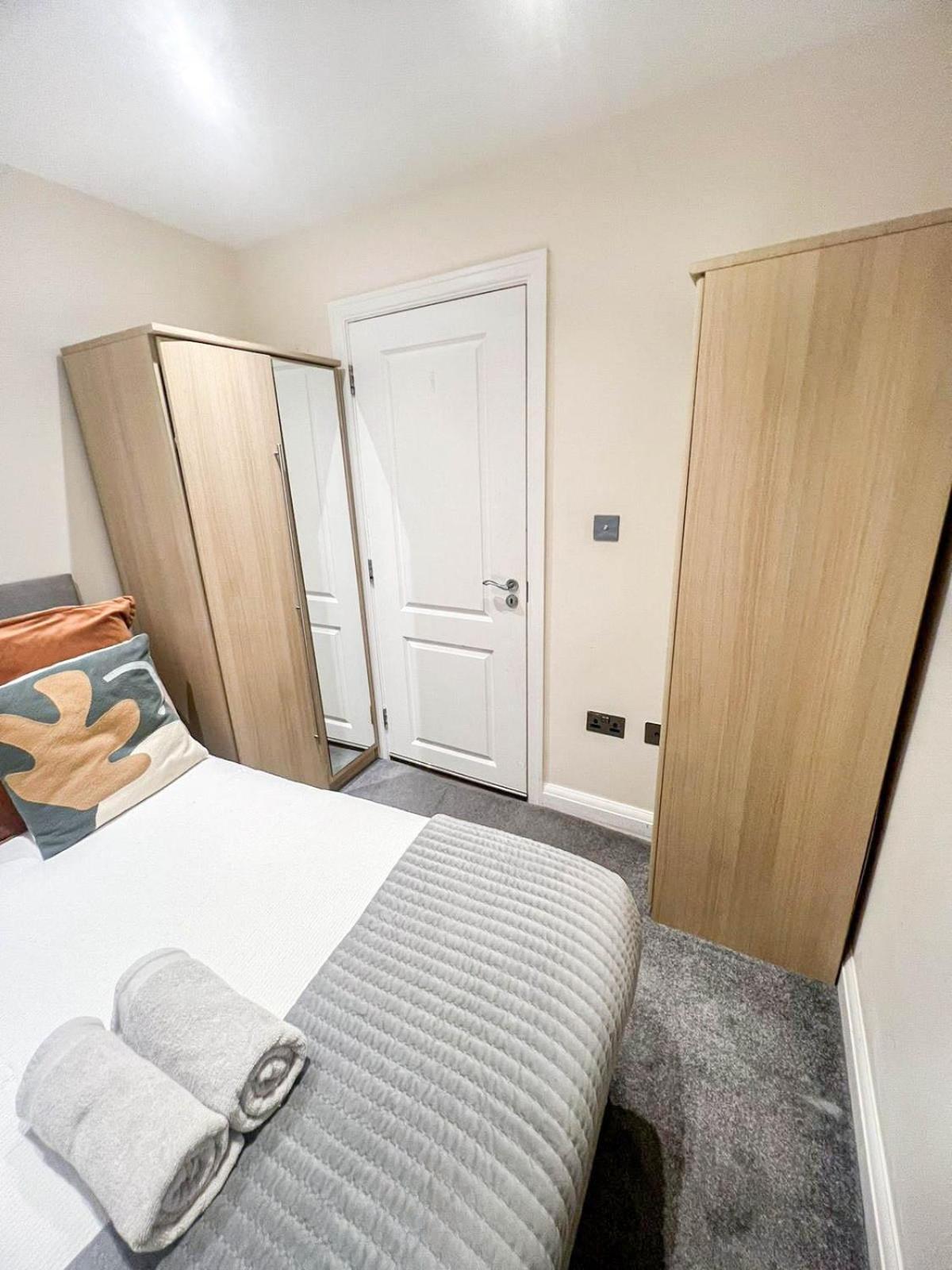 3 Bedroom Apartment With Private Terrace In Pimlico, Westminster, Victoria London Eksteriør billede