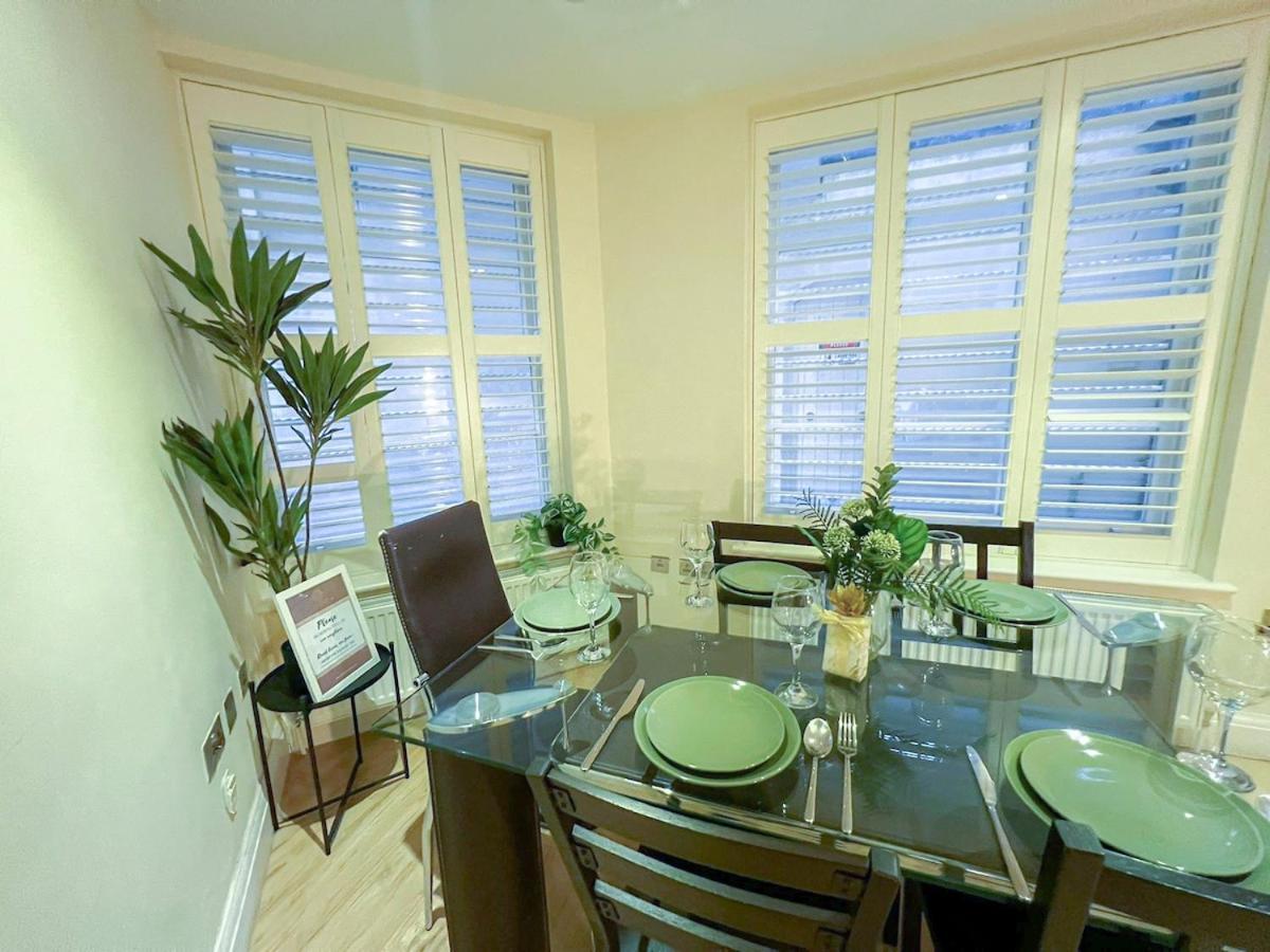 3 Bedroom Apartment With Private Terrace In Pimlico, Westminster, Victoria London Eksteriør billede