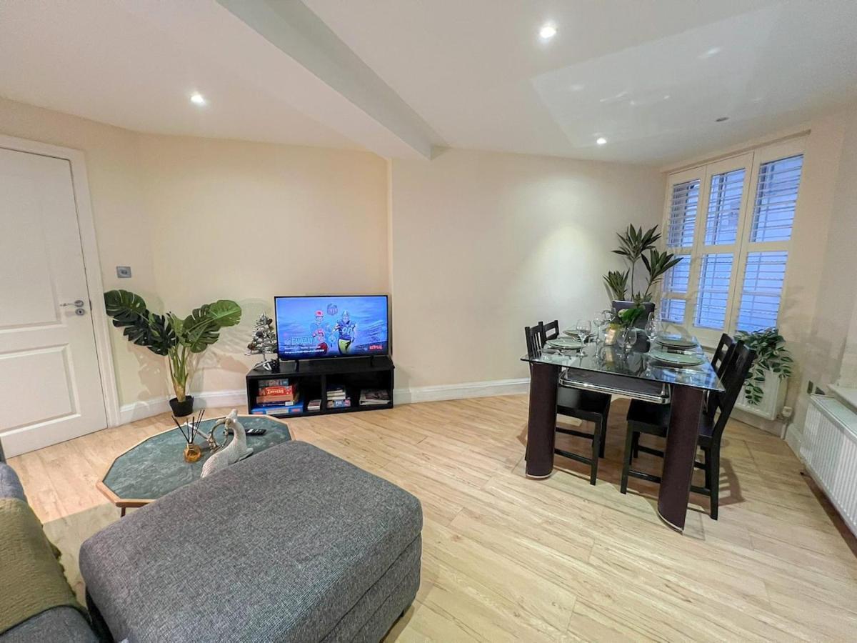 3 Bedroom Apartment With Private Terrace In Pimlico, Westminster, Victoria London Eksteriør billede